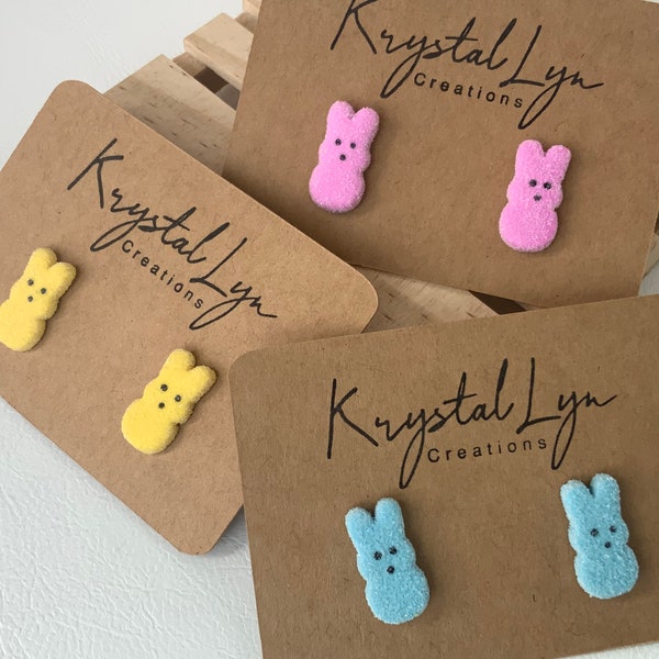 Pendientes de botón hechos a mano con forma de caramelos de Pascua: Joyería de arcilla polimérica con forma de caramelos