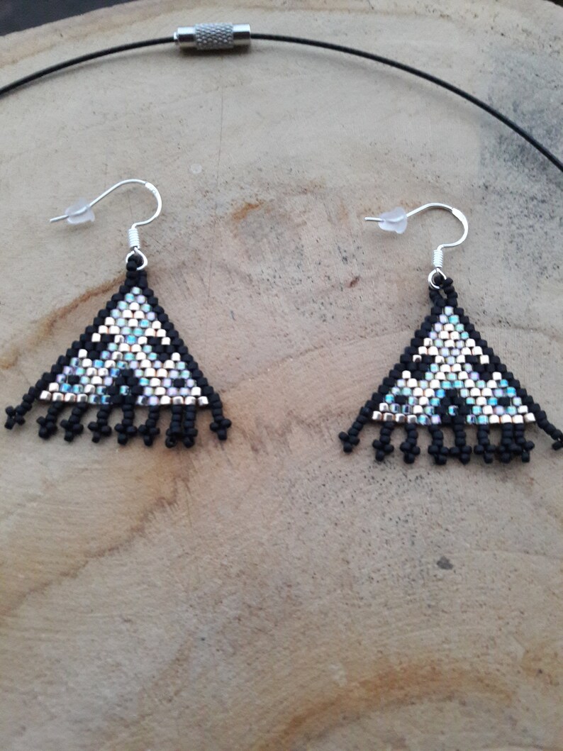 Ethnic adornment in Miyuki delicas weaving.