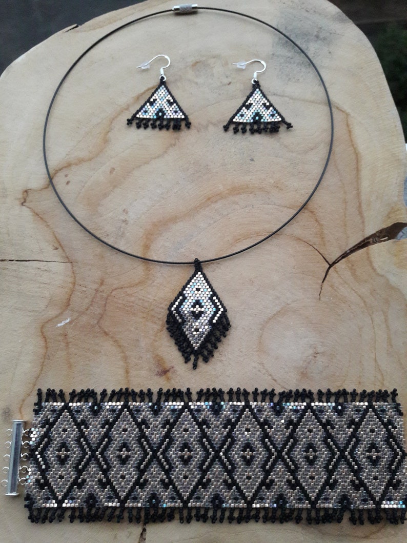 Ethnic adornment in Miyuki delicas weaving.