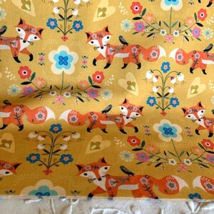 Nouveau tissu Dashwood, avec des renards, parmi les fleurs, large de 110 cm, en coton, couture, patchwork, est vendu ici par 50 cm de haut image 6