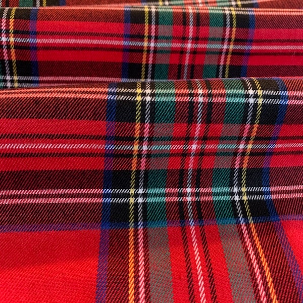 Tartan, Tissu de gabardine écossaise, rouge majoritaire, en polyester, viscose, 2 pour cent élasthanne, large de 140 cm, vente par 50 cm