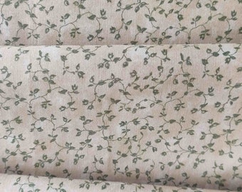 Tissu designer, Robyn Pandolph, for Moda, coton, large de 55 cm, hauteur : 50 cm haut, petits feuillages verts sur beige marbré, 2014