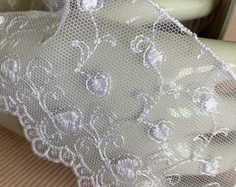 White tulle, embroidered with small hearts, 7 cm wide, in polyester, ceremonies, embellishment, lingerie, sale by the meter