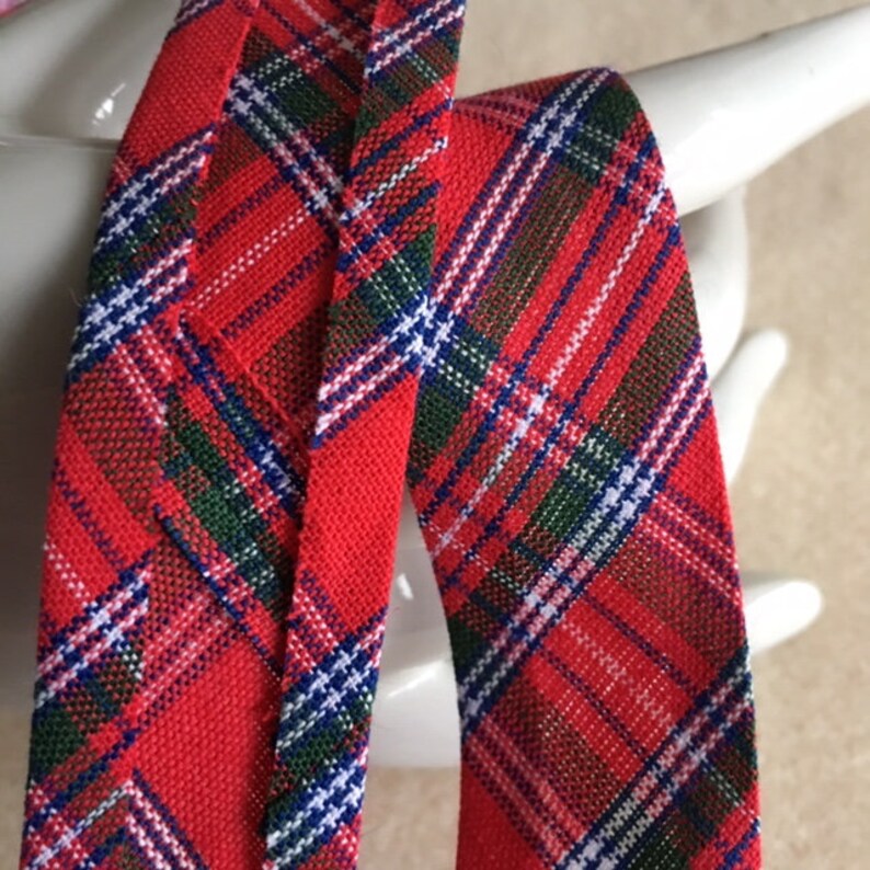 Bias Tartan majority sold by the yard cotton red and green and white 2.5 cm wide new