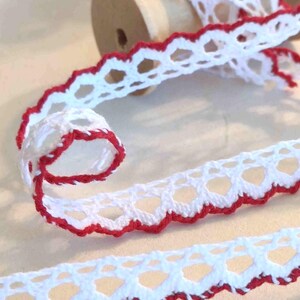 Dentelle bicolore, blanche et rouge, en coton, made in France, festive, 1 cm de largeur, ondulée, pour finitions, ouvrages de Noël, au mètre