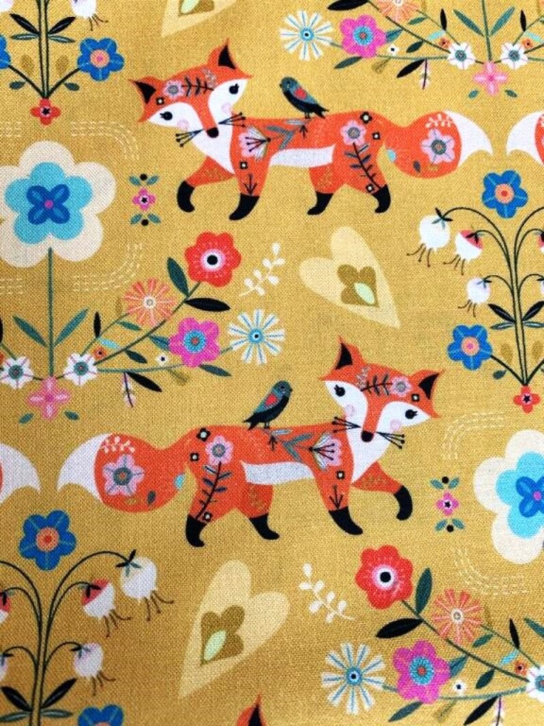 Nouveau tissu Dashwood, avec des renards, parmi les fleurs, large de 110 cm, en coton, couture, patchwork, est vendu ici par 50 cm de haut image 3