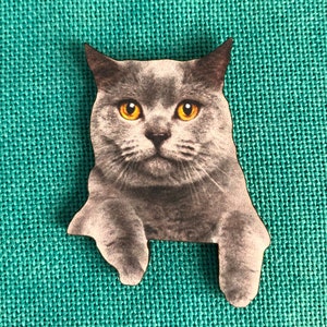 Model Cat | Wooden Needle Minder | Cover Minder