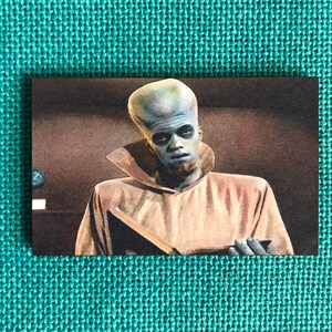 Serve Man Wooden Needle Minder
