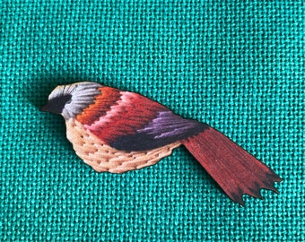 Mini Embroidered Bird | Wooden Needle Minder | Cover Minder