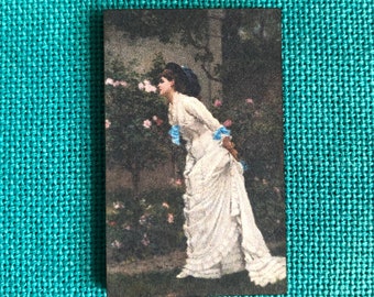 Woman And Roses Wooden Needle Minder