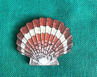 Scallop Sea Shell | Wooden Needle Minder | Cover Minder