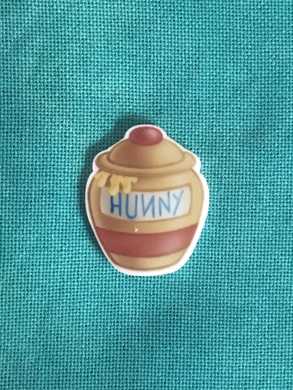 Macroon Flatback Resin Needle Minder Macroon Flatback Resin Needle Minder