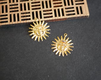 x2 gold-plated brass sun charms, sun charms for bracelets, face pendant, 22x25mm