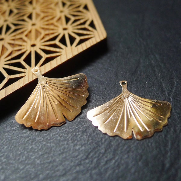 4 Breloques pendentifs bohèmes feuille de Ginkgo doré 19x22mm