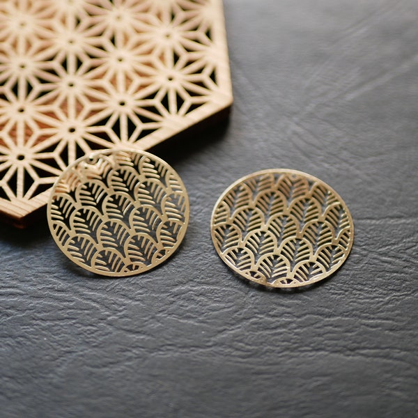 x2 pendentif, sequin estampe rond ,doré 30mm ,laser cut