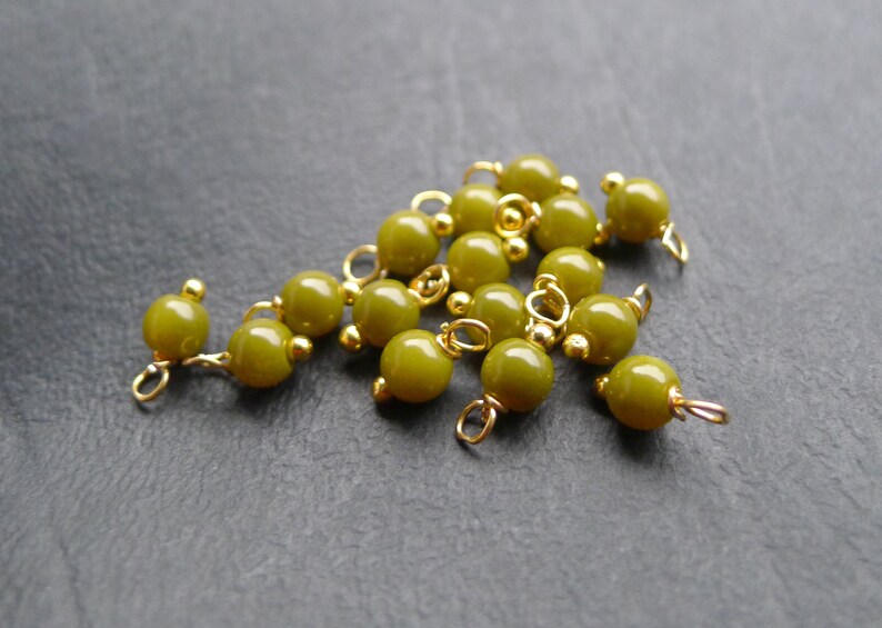 40 perles rondes en verre vert kaki 4x8mm breloques doré ou bronze image 1