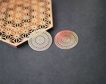 x2 pendant, sequin round print, gold 30mm, laser cut