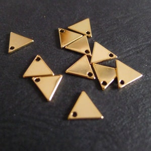 8 breloques triangles doré 7x8mm image 3