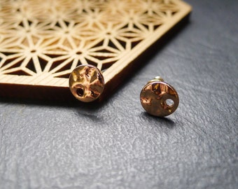2 earring attachments, gold chip support, 8mm tray