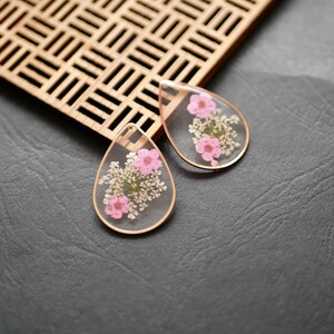 x2 ciondoli di fiori secchi, ciondolo a forma di goccia di fiore rosa naturale, ciondolo di fiore per matrimonio, 22x32mm