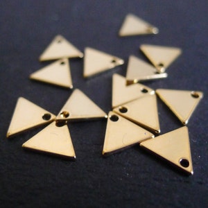 8 breloques triangles doré 7x8mm image 2