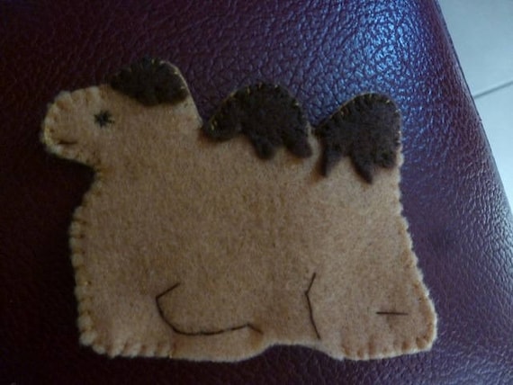 camel finger puppet