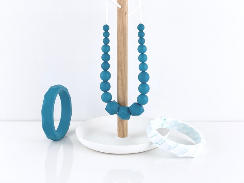Tahitian blue Iconic breastfeeding and carrying necklace