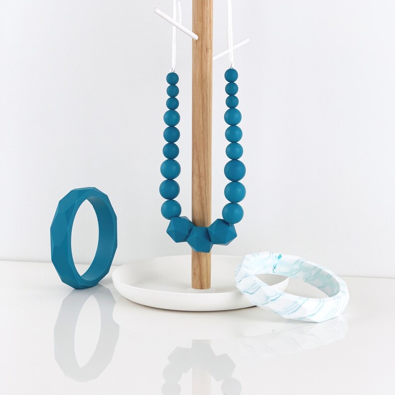 Tahitian blue Iconic breastfeeding and carrying necklace