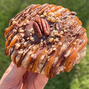 Pecan Shortbread Turtle Recipe/ Pecan Caramel Cookie Recipe/ Gourmet cookie recipe