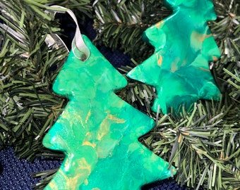 Christmas Tree Paint Pour Ornament - Ceramic and Resin - Green Gold & White