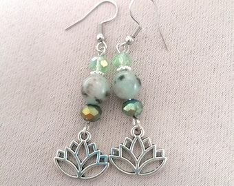 Boucles d'oreilles fleurs de lotus, jaspe kiwi