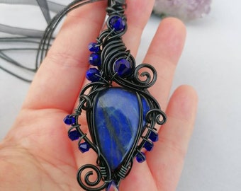 Deep blue labradorite medallion, romantic blue jewelry