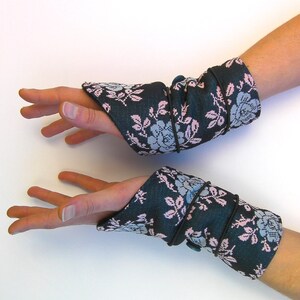 Sleeves Fingerless gloves , blues flowers, size SM to M image 4