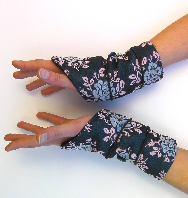 Sleeves Fingerless gloves , blues flowers, size SM to M image 4