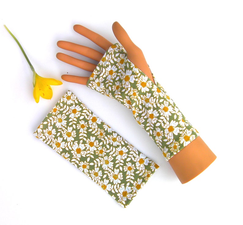 Length 14 cm or 18 cm or 25 cm Soft cotton fingerless gloves with flowery print image 6