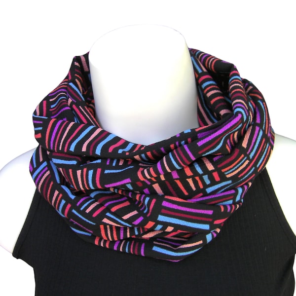 Foulard infini femme, en crêpe de polyester, imprimé graphique