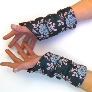 Sleeves Fingerless gloves , blues flowers, size SM to M image 2