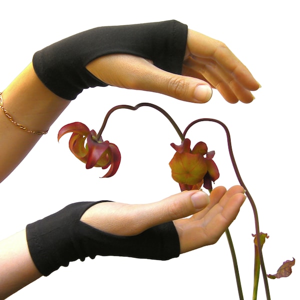 Short summer fingerless gloves in Oeko-Tex black cotton jersey