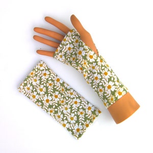 Length 14 cm or 18 cm or 25 cm Soft cotton fingerless gloves with flowery print image 7