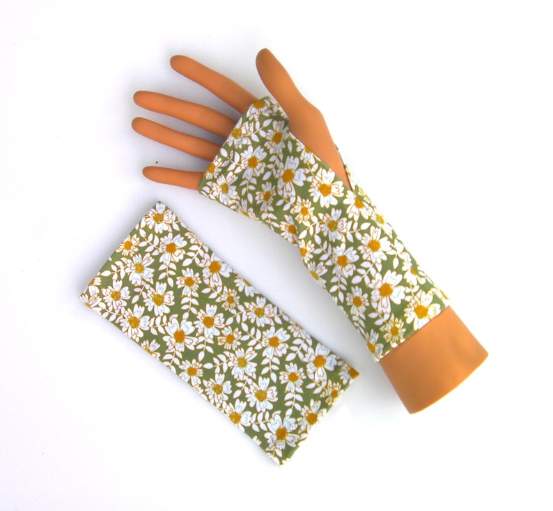 Length 14 cm or 18 cm or 25 cm Soft cotton fingerless gloves with flowery print image 7