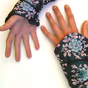 Sleeves Fingerless gloves , blues flowers, size SM to M image 8