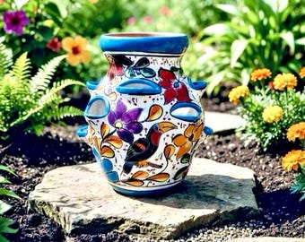 Maceta Talavera con forma de cactus fresa mexicano y tucán grande, de cerámica.