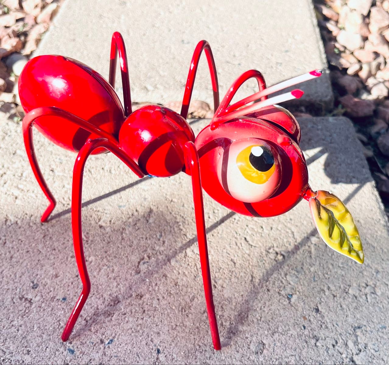 Metal Ant Garden Statue Bug Wheelbarrow Sculpture Patio Lawn Yard Decor Art  Gift