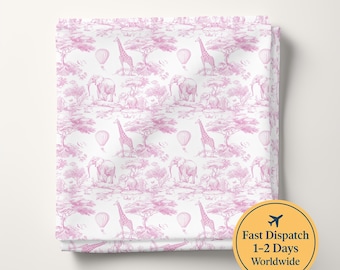 Rosa Chinoiserie Toile de Jouy Safarityg Baby Safaridjurtyg Safaritema Lejon Zebra Giraff Barnrumstyg