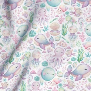 K&ouml;nnte beinhalten: Ein nahtloses Muster mit verschiedenen Meeresbewohnern in Pastellfarben, darunter Wale, Quallen, Kraken, Seepferdchen und Fische. Der Hintergrund ist wei&szlig; mit einem Aquarelleffekt.