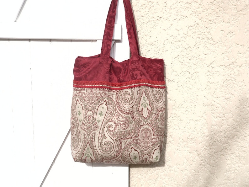 Sac à main / XL / porté épaule / tissu / lin imprimé / motif provençal / tissu ameublement / galon / rouge / écru . image 7