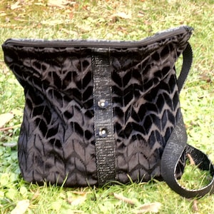 Shoulder bag / velvet / upholstery fabric / autumn-winter / fancy velvet / black / gray / glittery strap .
