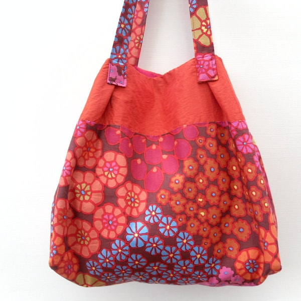 Sac à main été en tissu coton imprimé fleurs multicolores .