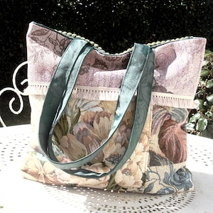 Sac Cabas / sac tissu / patchwork / tissu tapisserie / tissu velours / sac femme / printemps-été / hippie-bohème .