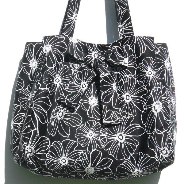 Sac à main / porté épaule / tissu / été / floral / marguerite / noir / blanc / hippie / bohème .